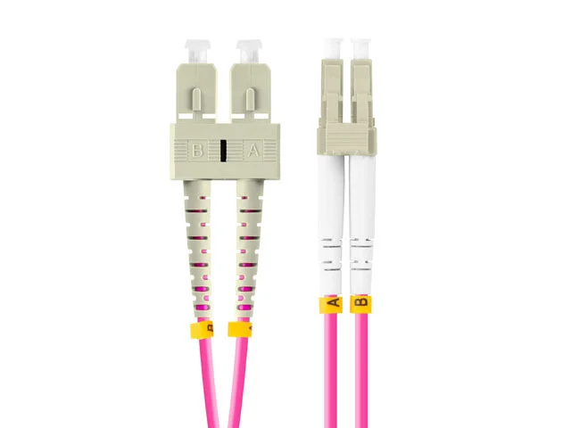 OPTICKÝ PATCHCORD MM LC/UPC-SC/UPC DUPLEX 1M LSZH OM4 50/125 3.0MM FIALOVÝ
