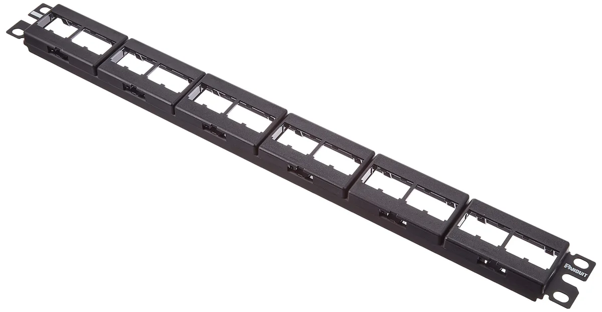Modulární patch panel 1U s CFFP4BL pro 24 modulů MiniCom - černý